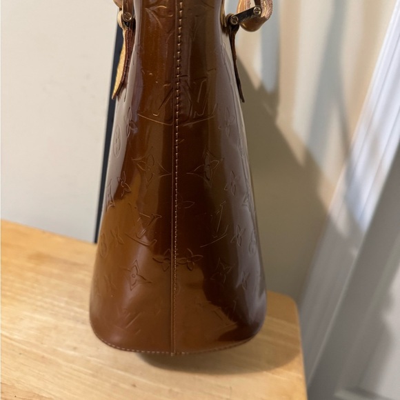 Louis Vuitton Bronze Vernis Houston Tote - Picture 5 of 16